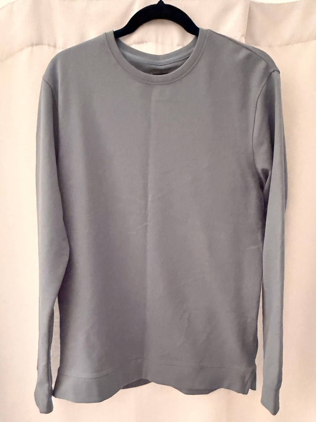 Cuts Hyperloop Pullover Split-Hem Breeze